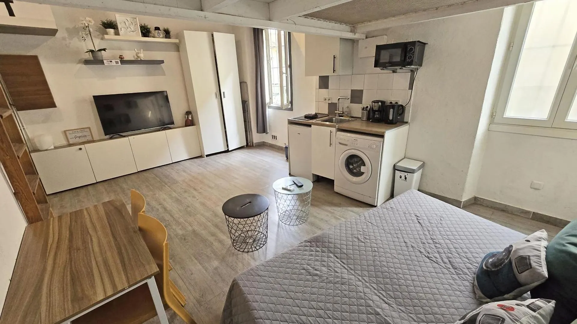 Gregbnb - Studio Mezzanine - Parking Inclus - Climatise - 15Min Gare 土伦 0*,