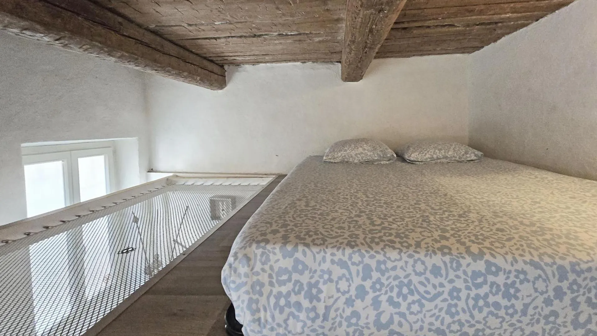 Daire Gregbnb - Studio Mezzanine - Parking Inclus - Climatise - 15Min Gare Toulon